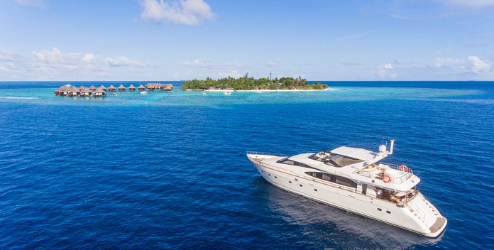 Nawaimaa yacht charter Azimut Motor Yacht