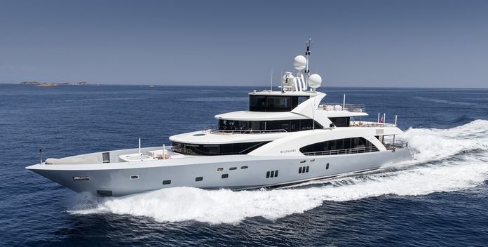 Belongers yacht charter Couach Motor Yacht