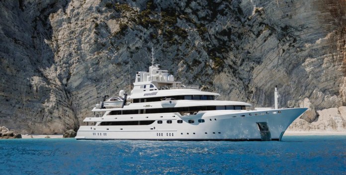 Emir yacht charter Mitsubishi Heavy Industries Motor Yacht