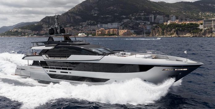 Tasty Waves yacht charter Riva Motor Yacht