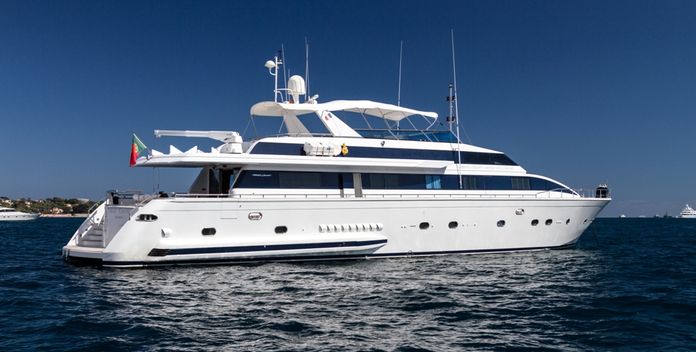 Miss Candy yacht charter Versilcraft Motor Yacht
