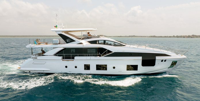 Vesta yacht charter Azimut Motor Yacht