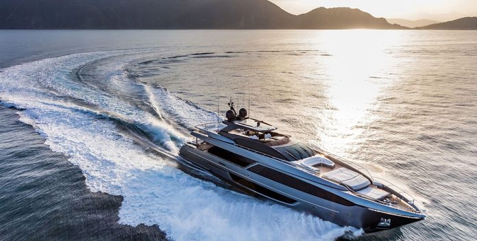 Don't Worry yacht charter Riva Motor Yacht