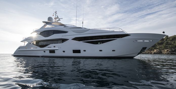 Berco Voyager yacht charter Sunseeker Motor Yacht