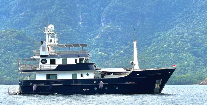 Grand Maloekoe yacht charter Halter Marine Motor Yacht