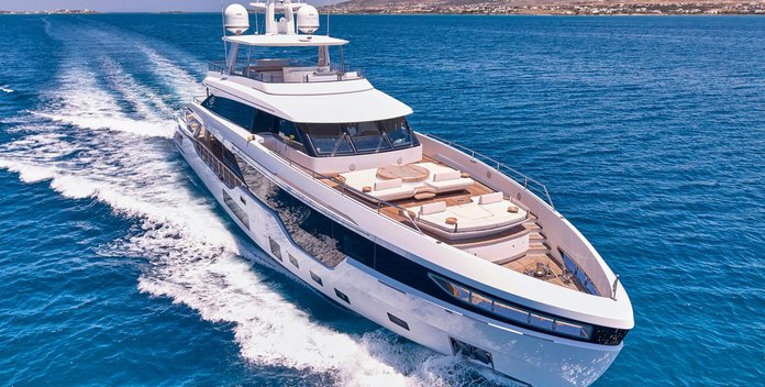 Volo Mare yacht charter Azimut Motor Yacht