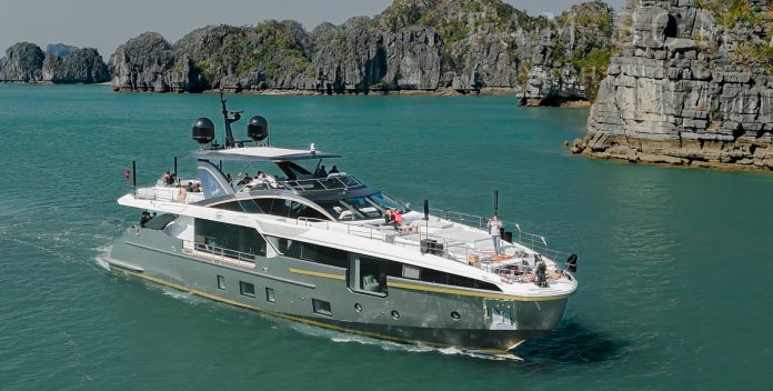 Dong Hai yacht charter Azimut Motor Yacht