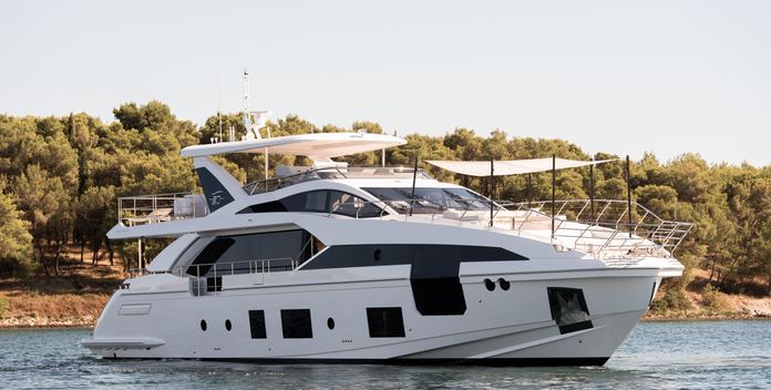 Chillin' yacht charter Azimut Motor Yacht