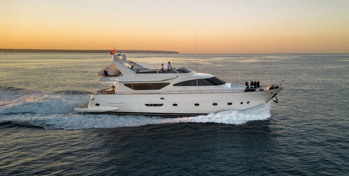 Essoess yacht charter Spertini Alalunga Motor Yacht
