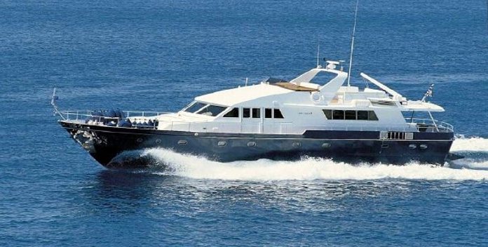 Oh Que Luna yacht charter CNL - Cantieri Navali Lavagna Motor Yacht