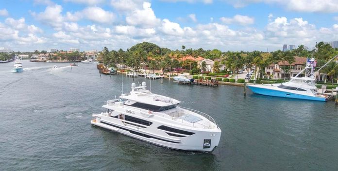 Bella Tu yacht charter Horizon Motor Yacht