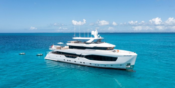 Eau La La yacht charter Numarine Motor Yacht