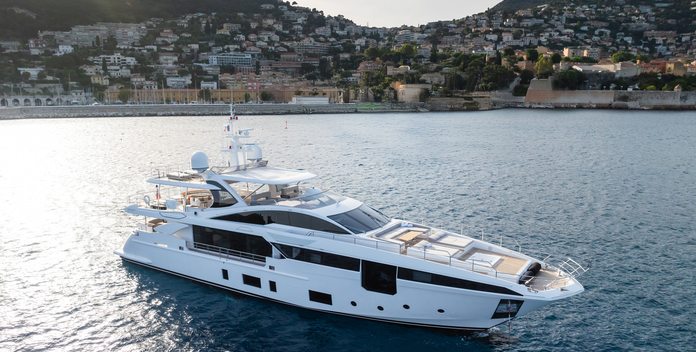 Mikoh yacht charter Azimut Motor Yacht