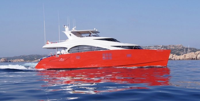 Mas yacht charter Sunreef Yachts Motor Yacht