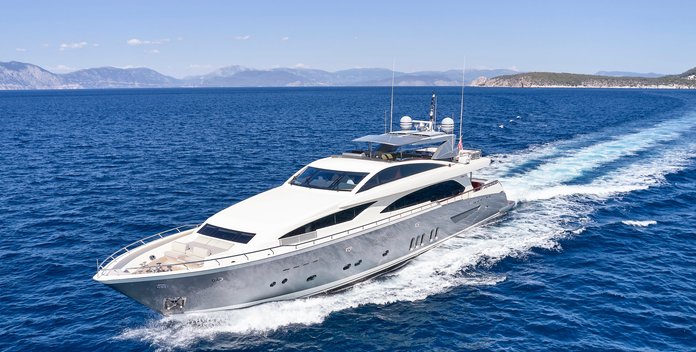 Apmonia yacht charter Couach Motor Yacht