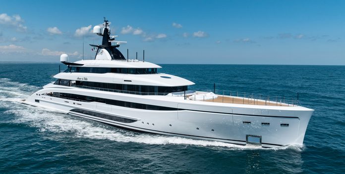 Amor a Vida yacht charter CRN Yachts Motor Yacht