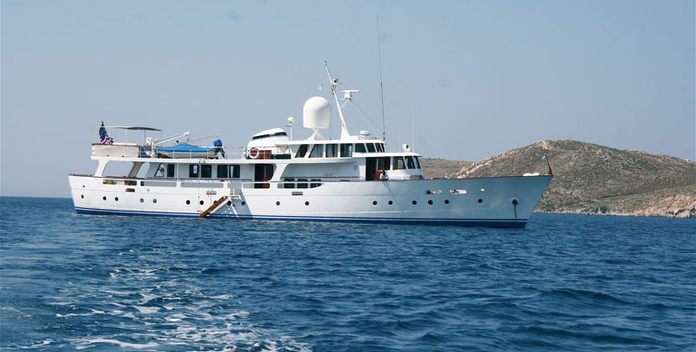 Aurora yacht charter Camper & Nicholsons Motor Yacht