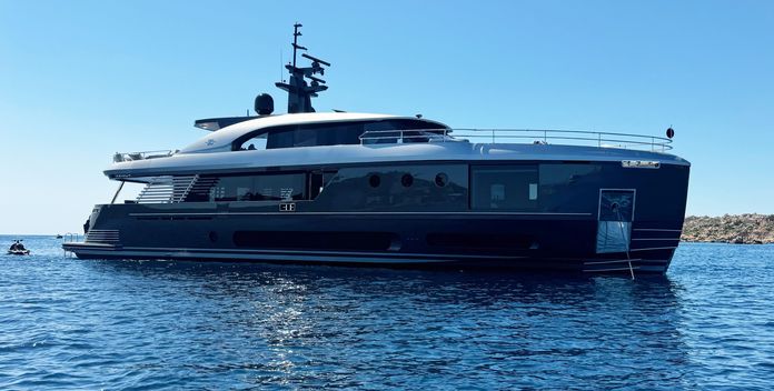 Alma III yacht charter Azimut Motor Yacht