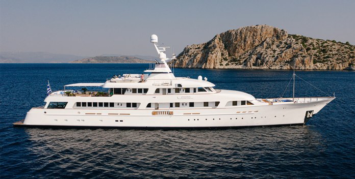 Itoto yacht charter Dauphin Yachts Motor Yacht
