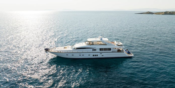Gektor yacht charter Princess Motor Yacht