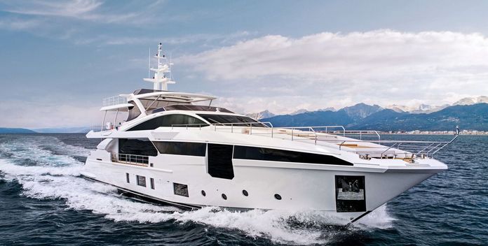 Heed yacht charter Azimut Motor Yacht