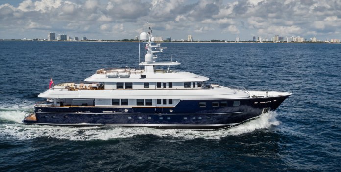 Ocean's Seven yacht charter Kingship Motor Yacht