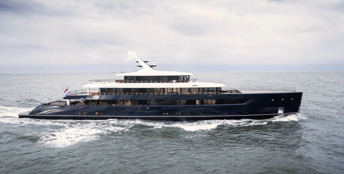 Les Cinq yacht charter Feadship Motor Yacht