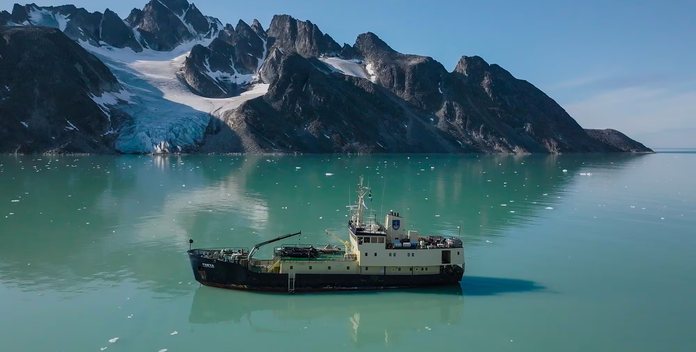 Freya yacht charter Asi-Verken Motor Yacht