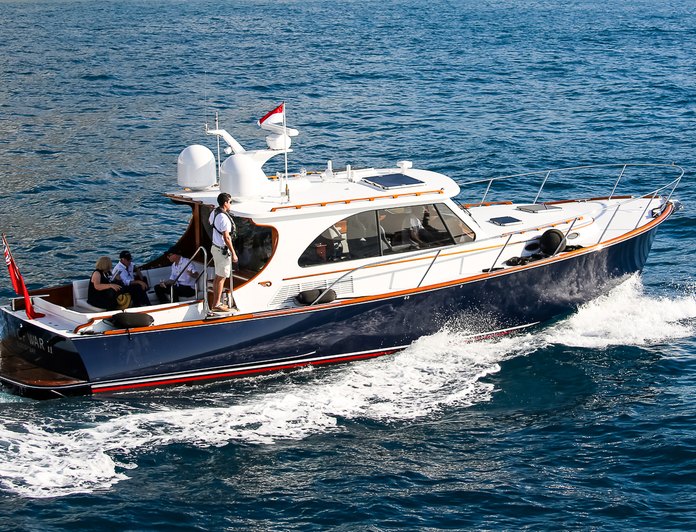 motor yacht octopus charter