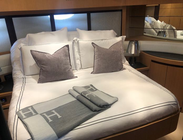 The Hangout photo 19