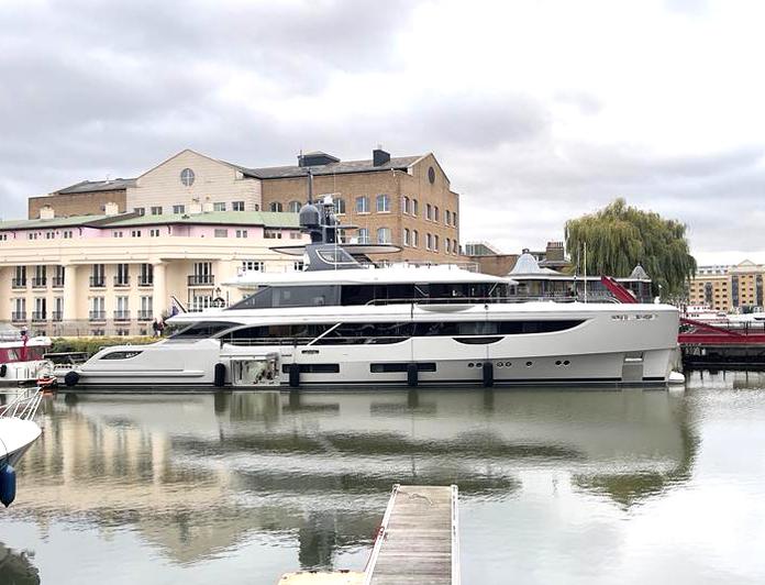 benetti yachts phoenix