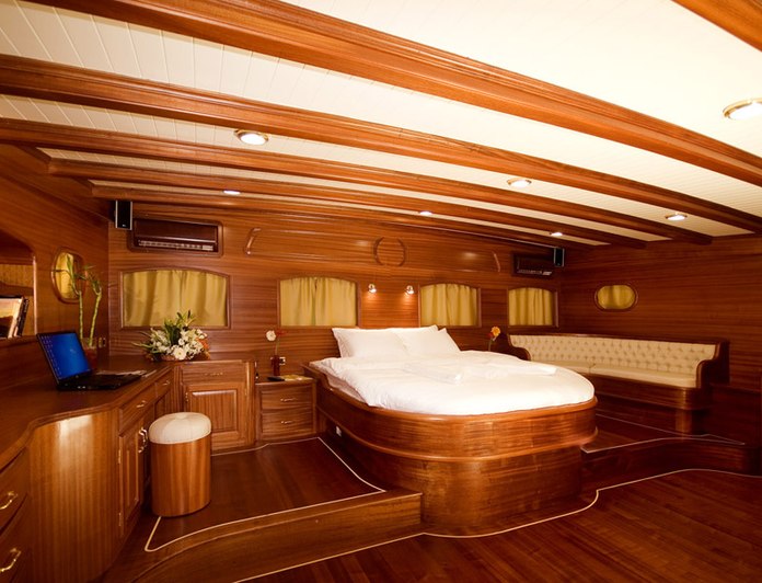 Master Stateroom - Raised Area