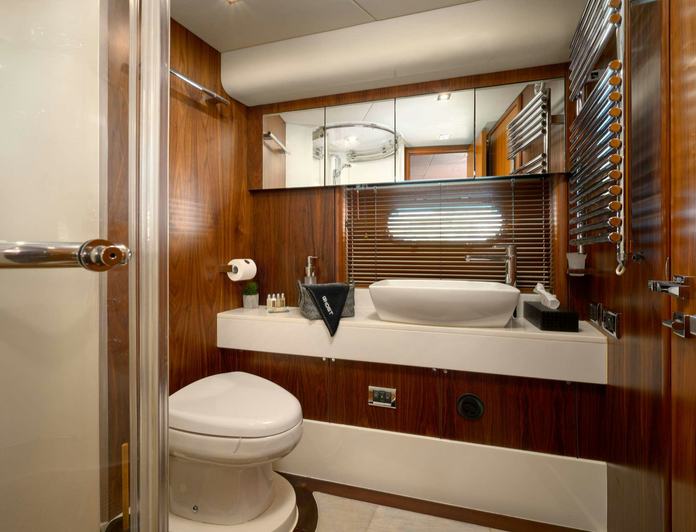 Sunseeker Predator 72 Ghost photo 12