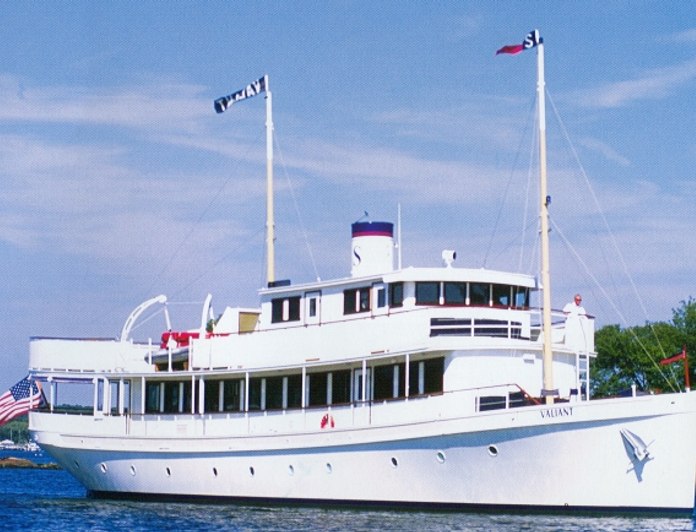 VALIANT Yacht Photos Midship