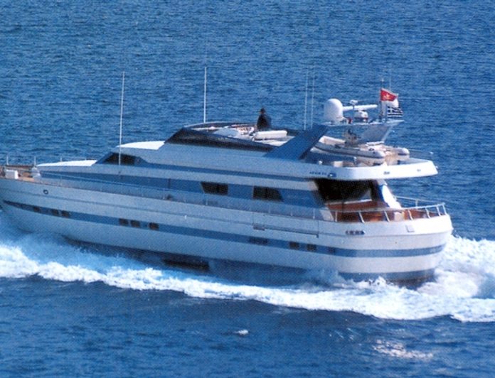 vagabondo george town yacht