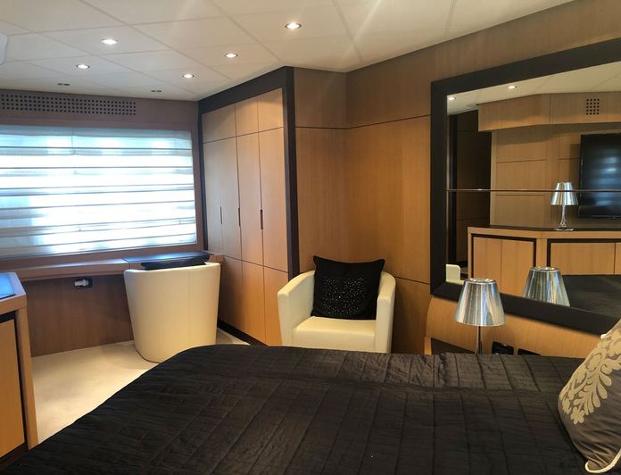 The Hangout photo 42