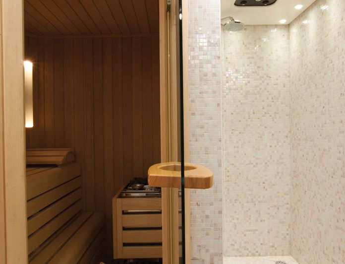 Spa cabin: sauna/steam room