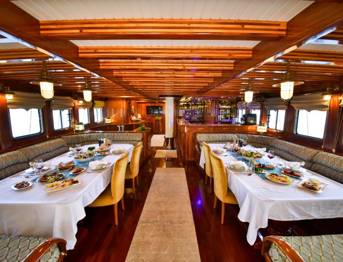 Queen Atlantis photo 6