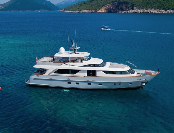 VALENTINA II Yacht Photos - 28m Luxury Motor Yacht For Charter