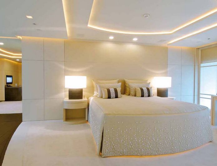 Main Stateroom - Bed