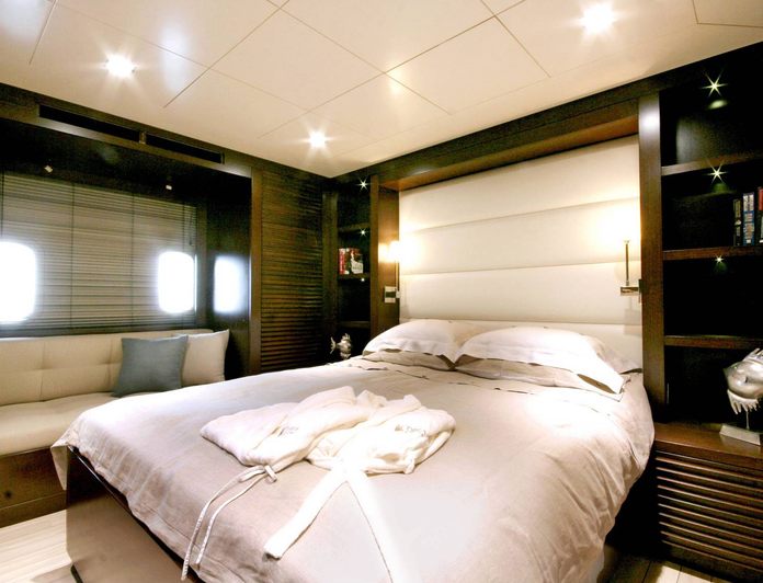 Master Stateroom - Bed