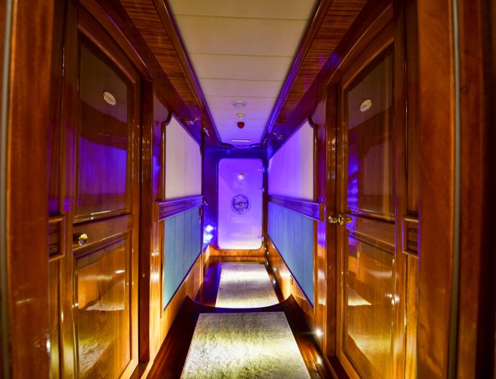 Queen Atlantis photo 24