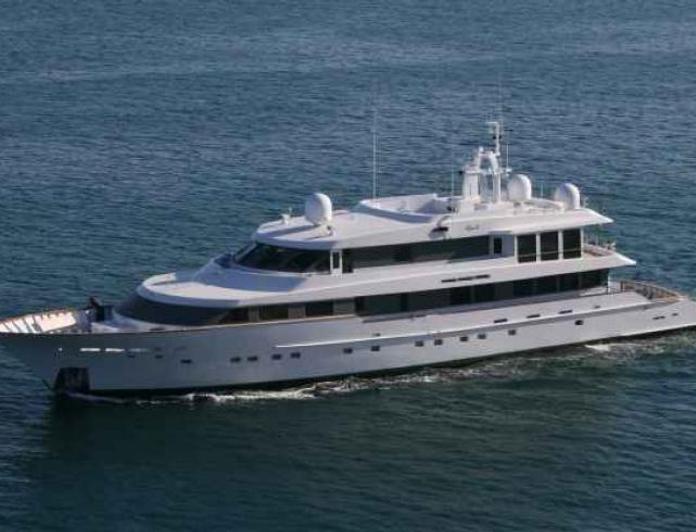 motor yacht fadlallah