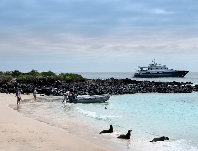 Galapagos Explorer photo 31