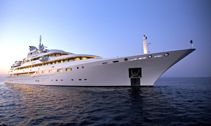  83m superyacht O’MEGA now open for early bookings on Caribbean yacht charters over the holidays