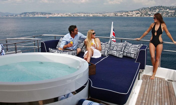 M/Y ASHA Offers Reduced Rate For France Charters