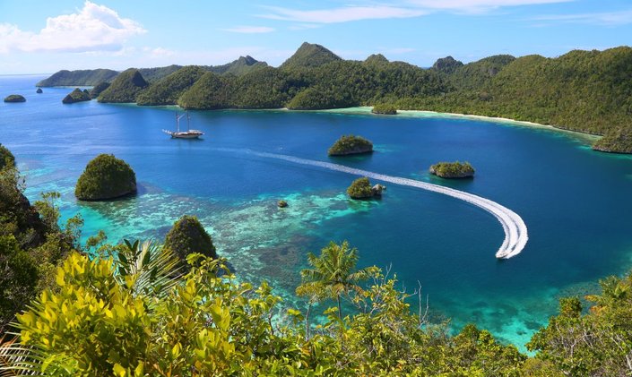 South East Asia yacht charter: 65m LAMIMA reveals primetime special offer