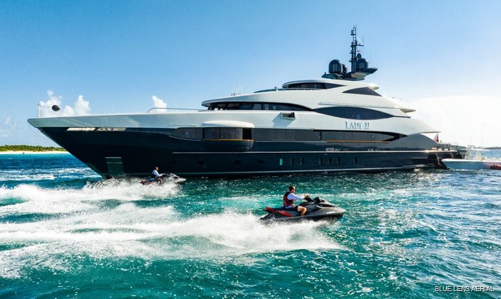 Explore the Bahamas onboard 55m superyacht charter LADY JJ