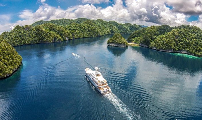 Discover the South Pacific with M/Y TV