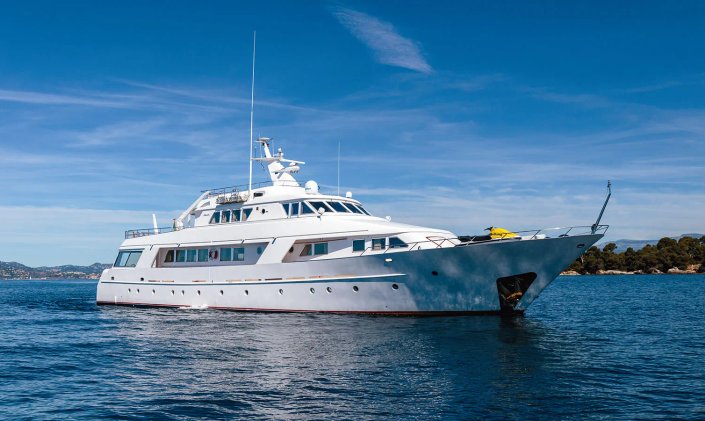 M/Y Star of the Sea provides emergency relief in St. Vincent and the Grenadines